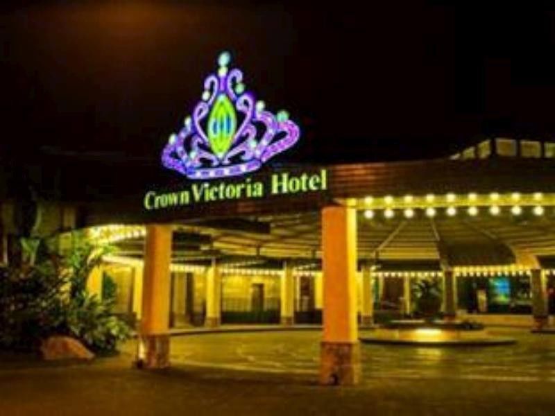 Crown Victoria Hotel Тулунгагунг Екстер'єр фото